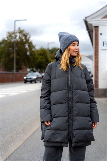 Embassy of Bricks and Locks - Fargo puffer jacket, black